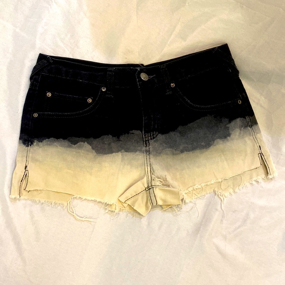 Free People Ombré denim Short Shorts Black gray, cream cut-offs VGUC size 26